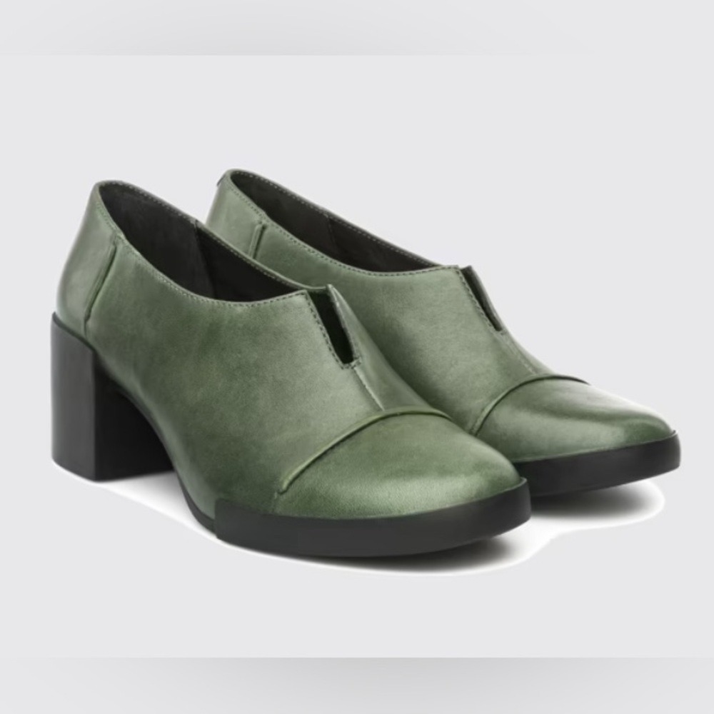 Camper Lotta block heel pumps, size 39 green.